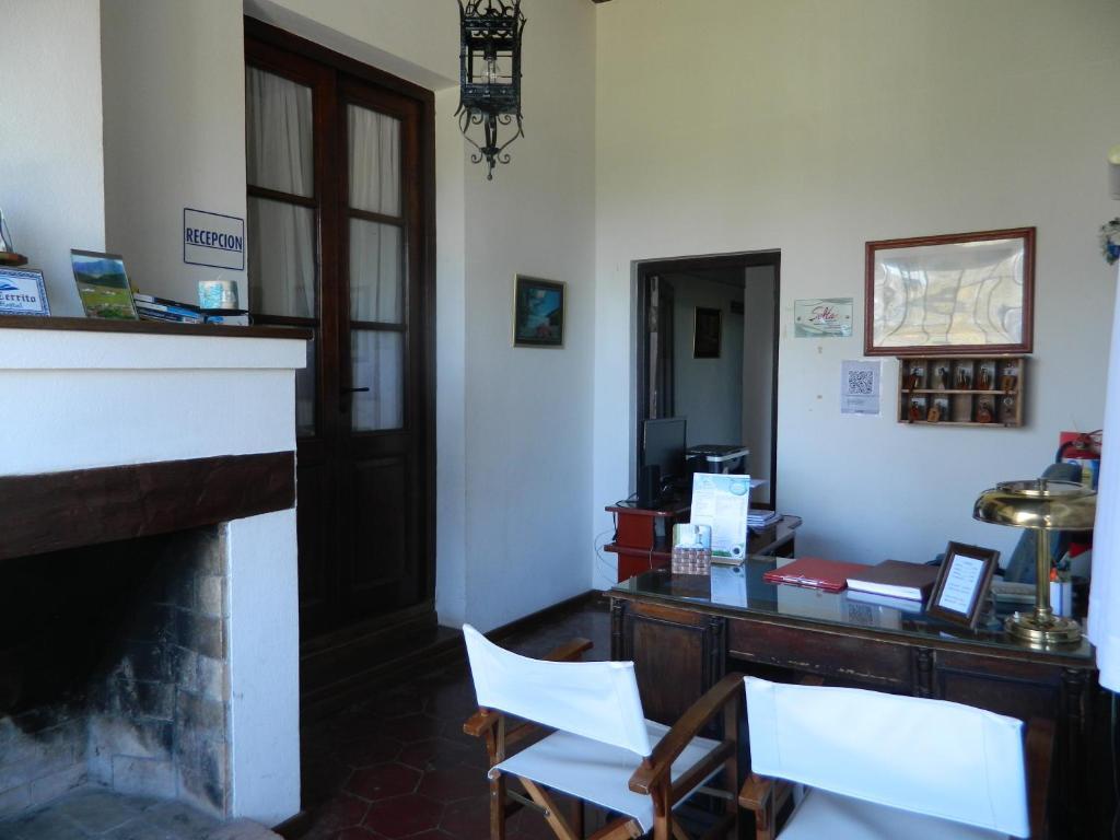 Hostal El Cerrito San Lorenzo San Lorenzo  Exteriör bild